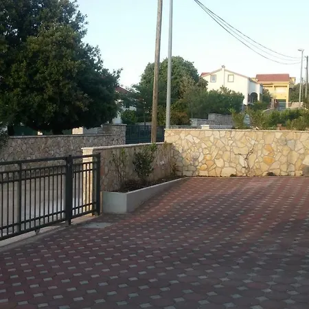 Апартаменты Tea Ражань