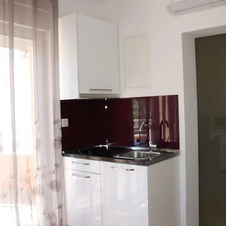 Tea Apartment *